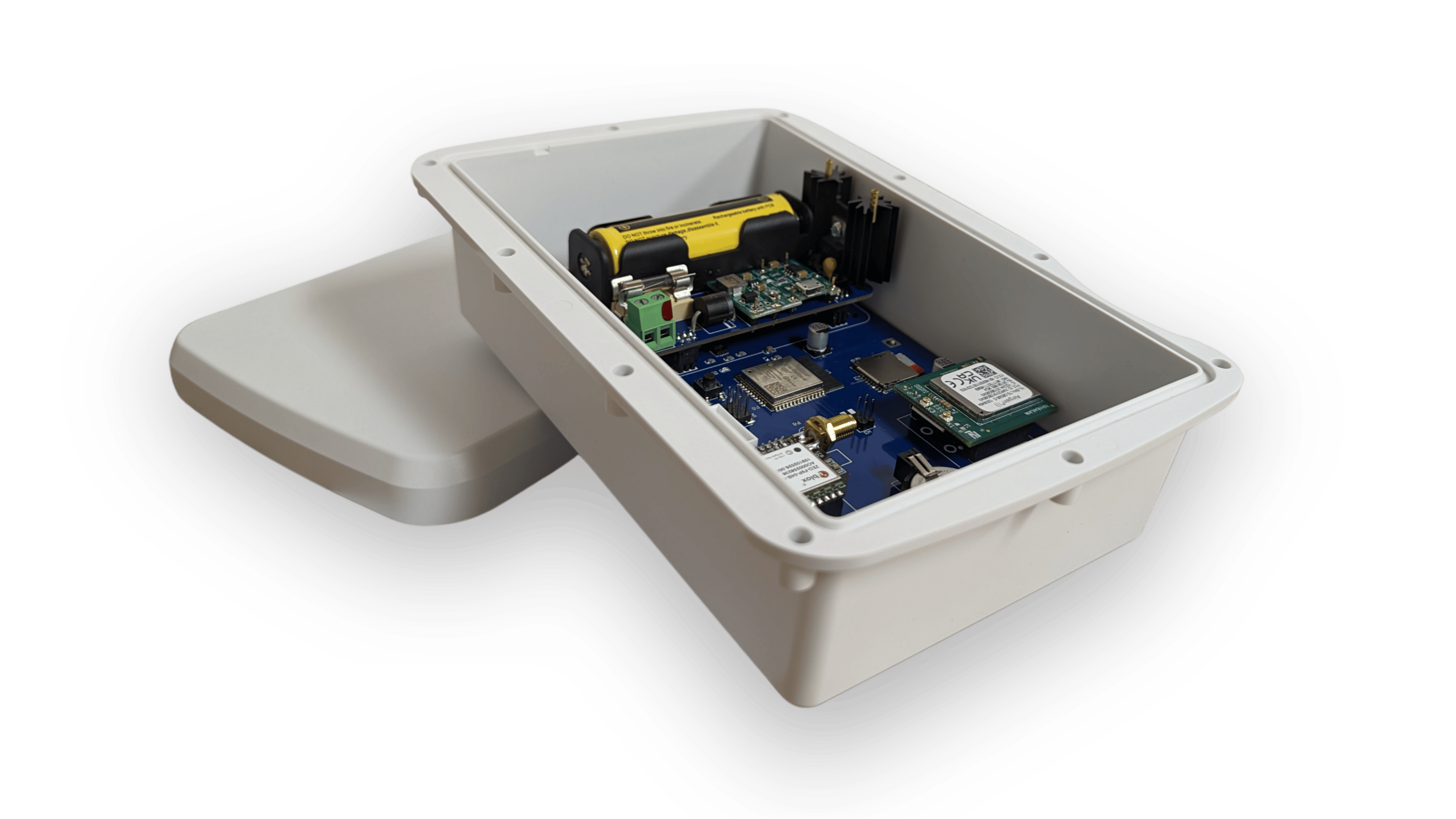 Plateforme IoT de géolocalisation et mesure de mouvement